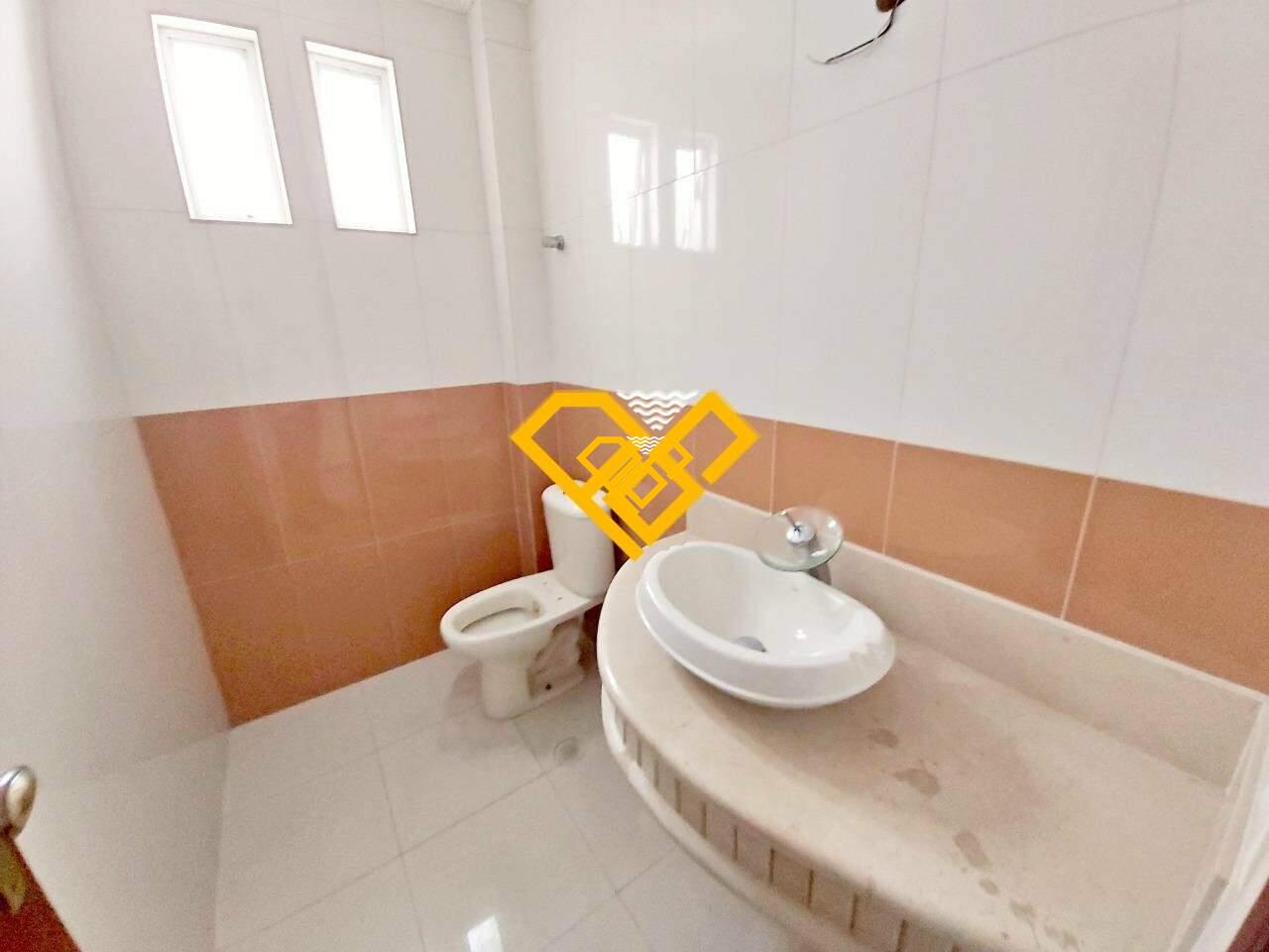 Sobrado à venda no Campo Grande: LAVABO