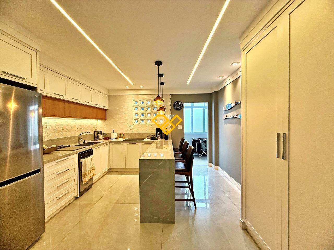 Apartamento à venda no Ponta da Praia: Cozinha