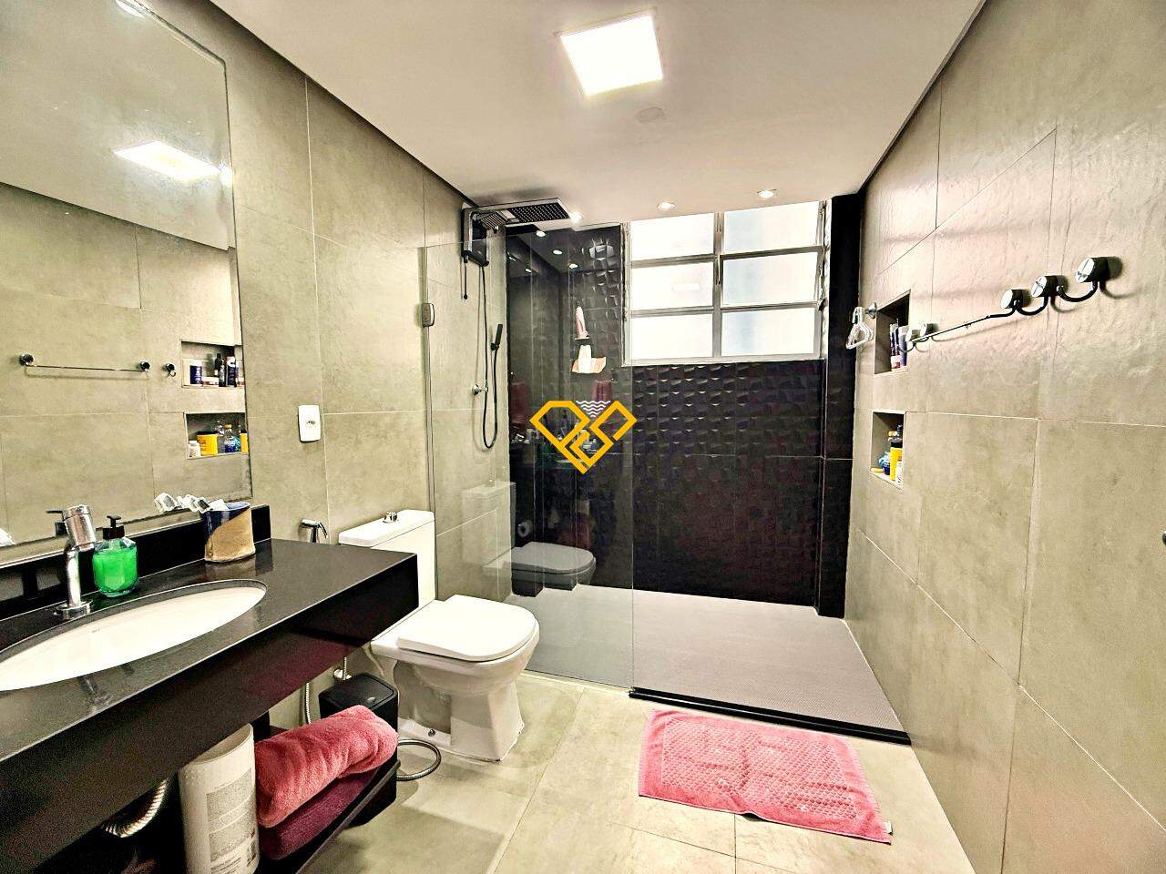 Apartamento à venda no Ponta da Praia: Wc suíte