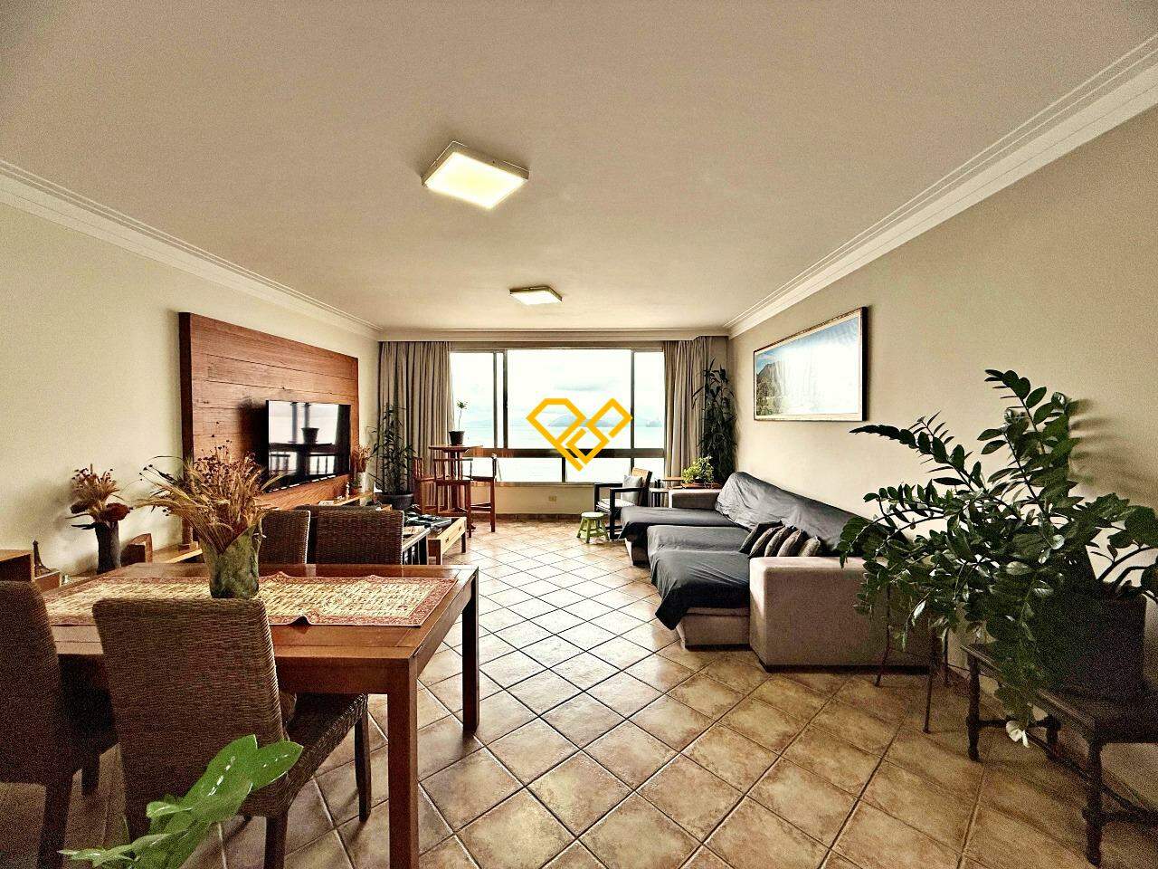 Apartamento à venda no Ponta da Praia: Sala