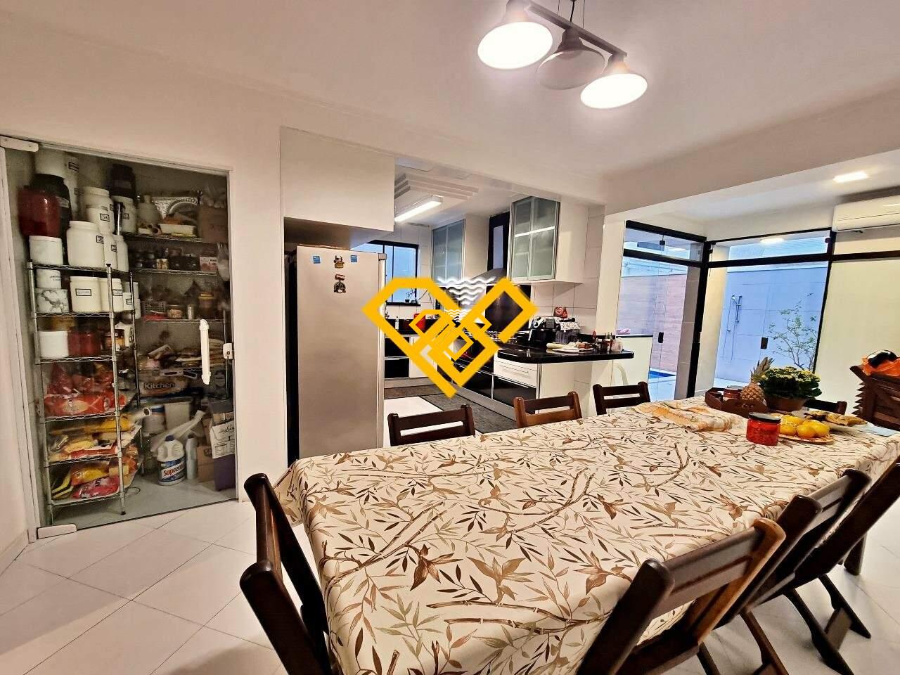 Sobrado à venda no Pompéia: COZINHA