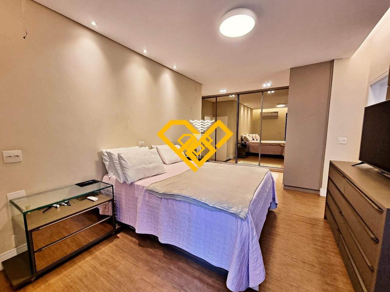 Sobrado à venda no Pompéia: SUÍTE 1