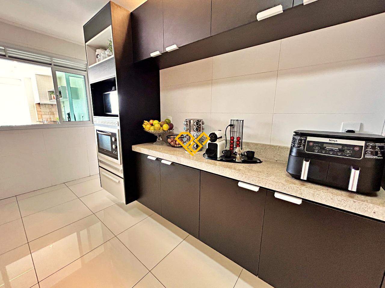 Apartamento à venda no Ponta da Praia: Cozinha