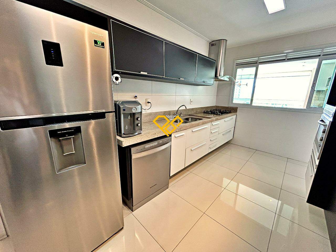 Apartamento à venda no Ponta da Praia: Cozinha