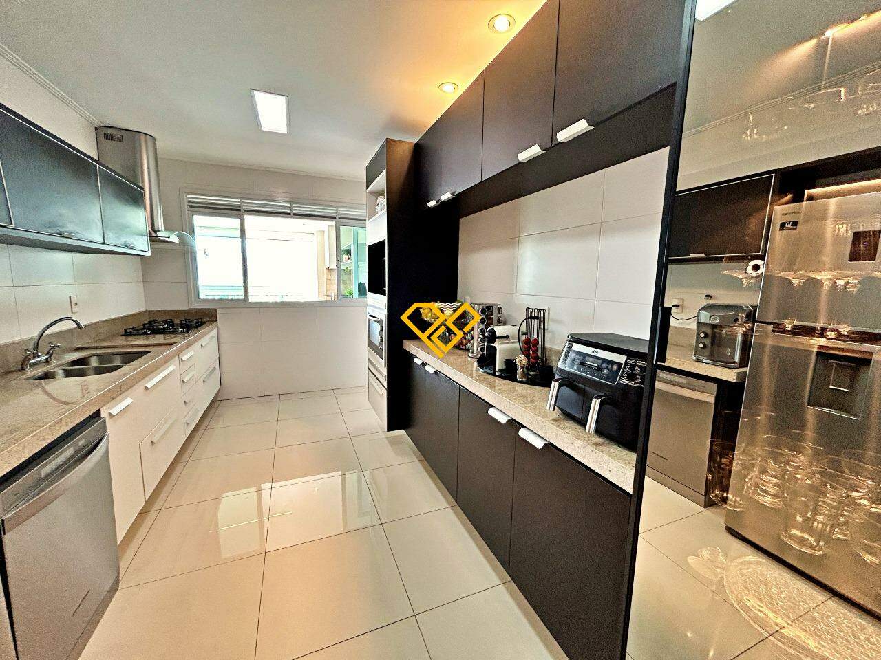 Apartamento à venda no Ponta da Praia: Cozinha