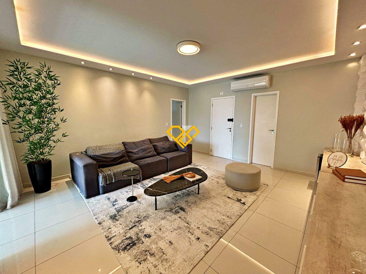 Apartamento à venda no Ponta da Praia: Sala