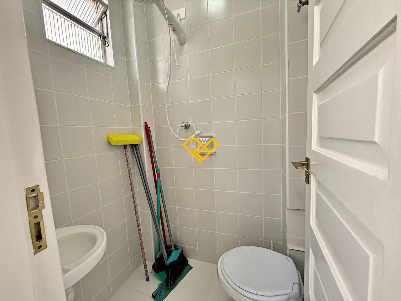 Apartamento à venda no Aparecida: Wc de serviço