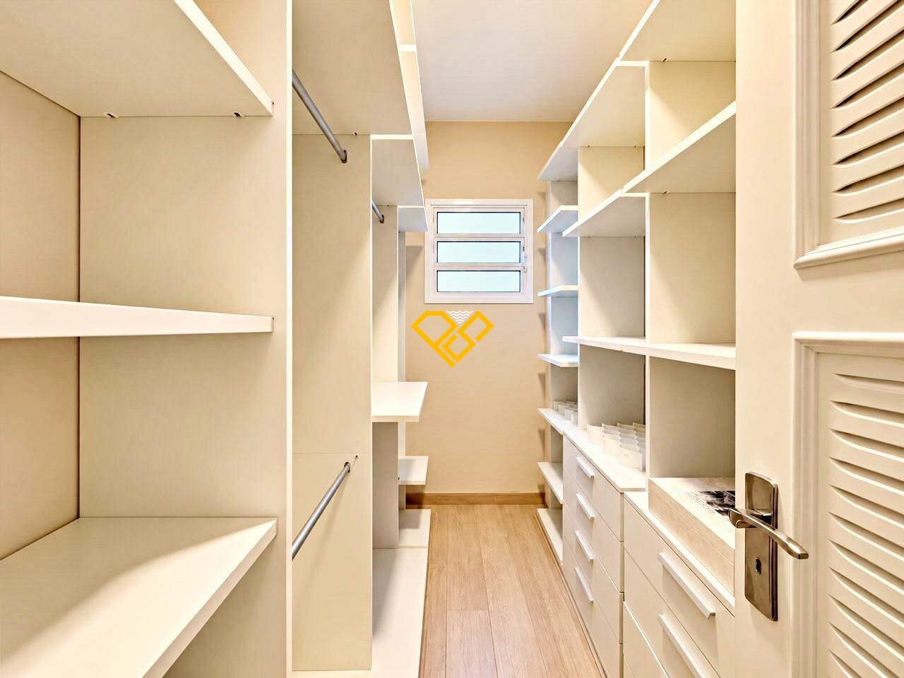 Apartamento à venda no Boqueirão: Dormitório 1 - suíte - closet