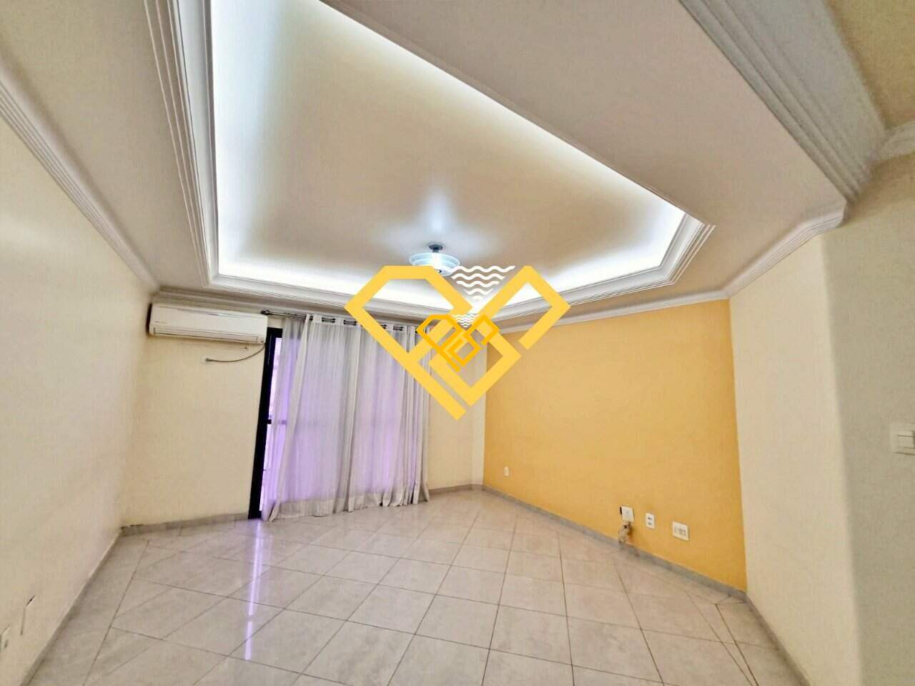 Apartamento à venda no Embaré: 