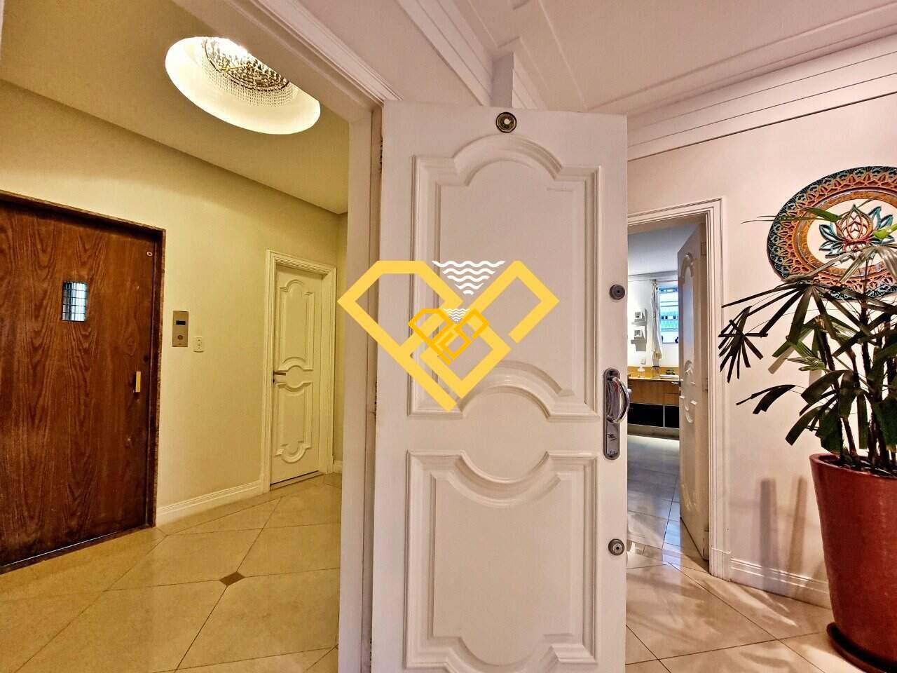 Apartamento à venda no Gonzaga: hall de entrada