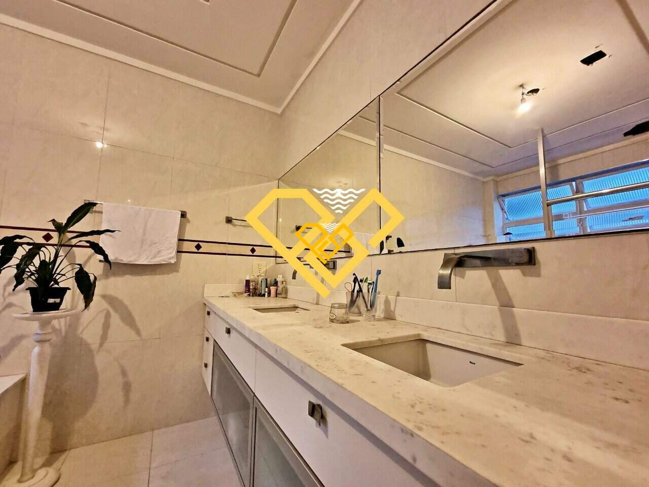 Apartamento à venda no Gonzaga: wc suíte 1