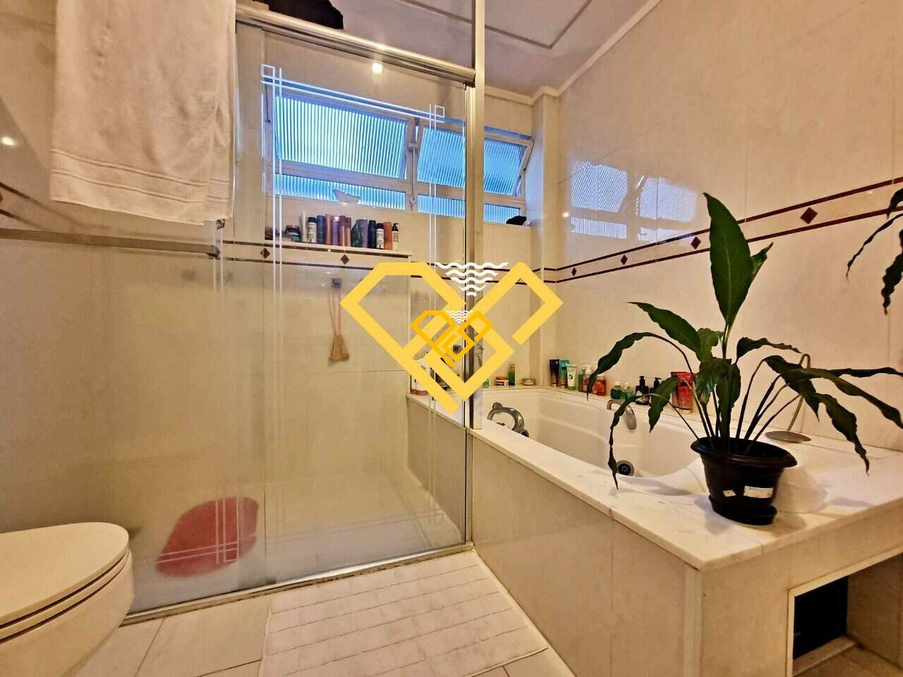 Apartamento à venda no Gonzaga: wc suíte 1