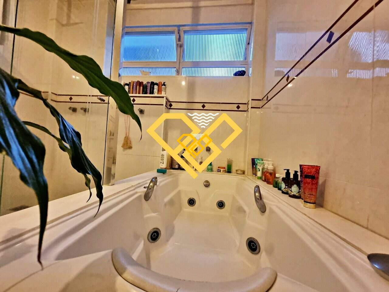 Apartamento à venda no Gonzaga: wc suíte 1