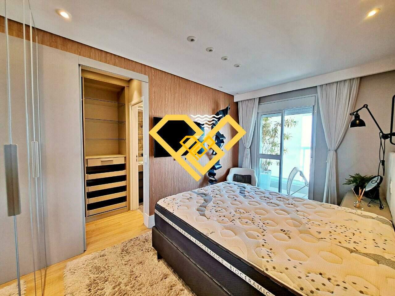 Apartamento à venda no Gonzaga: Dormitório 1 - suíte master