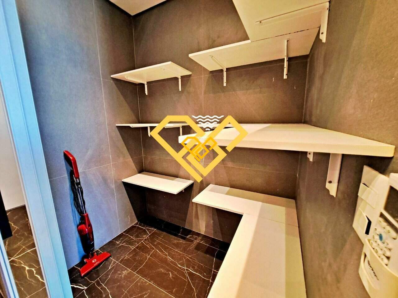 Apartamento à venda no Gonzaga: Despensa