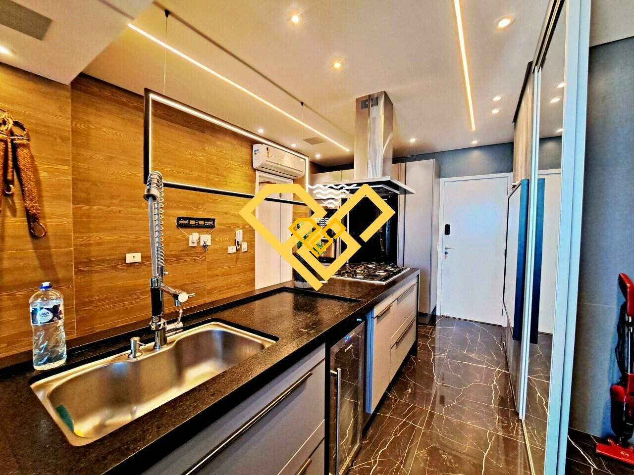 Apartamento à venda no Gonzaga: Cozinha