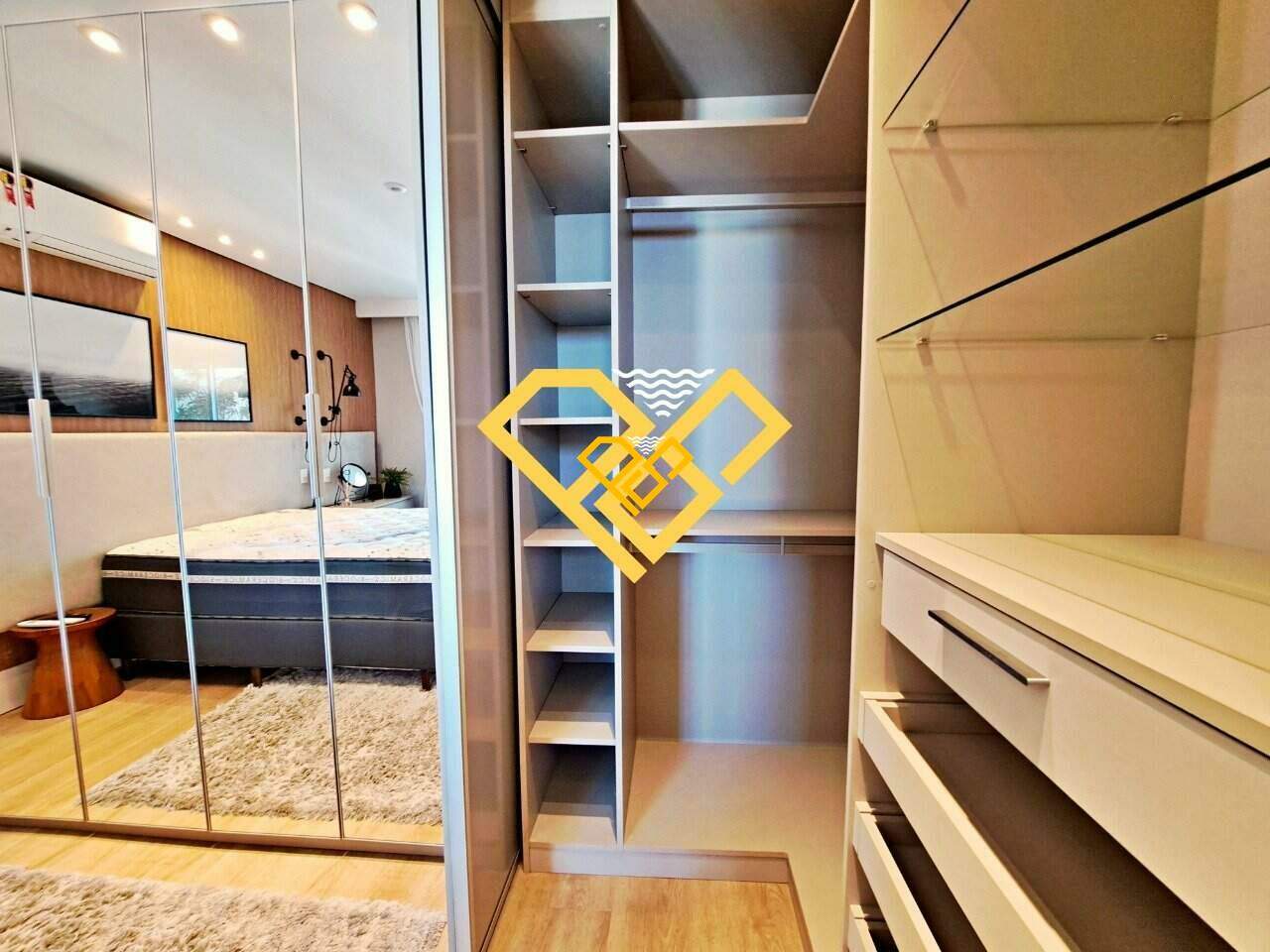 Apartamento à venda no Gonzaga: Closet suíte master