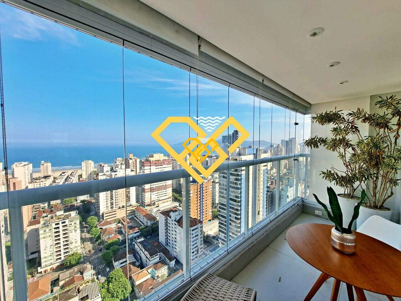 Apartamento à venda no Gonzaga: Varanda das suítes