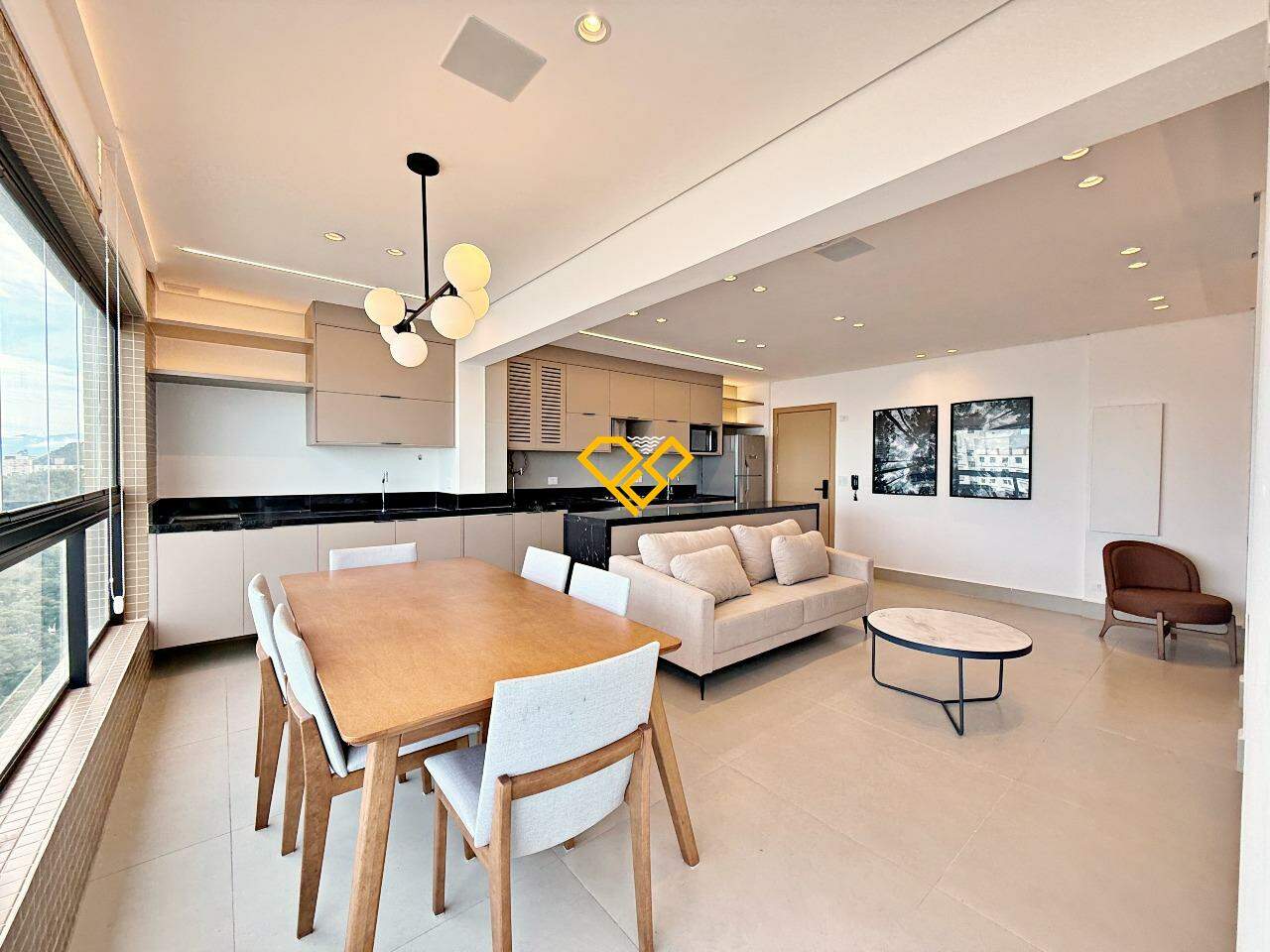 Apartamento à venda no José Menino: Varanda e sala