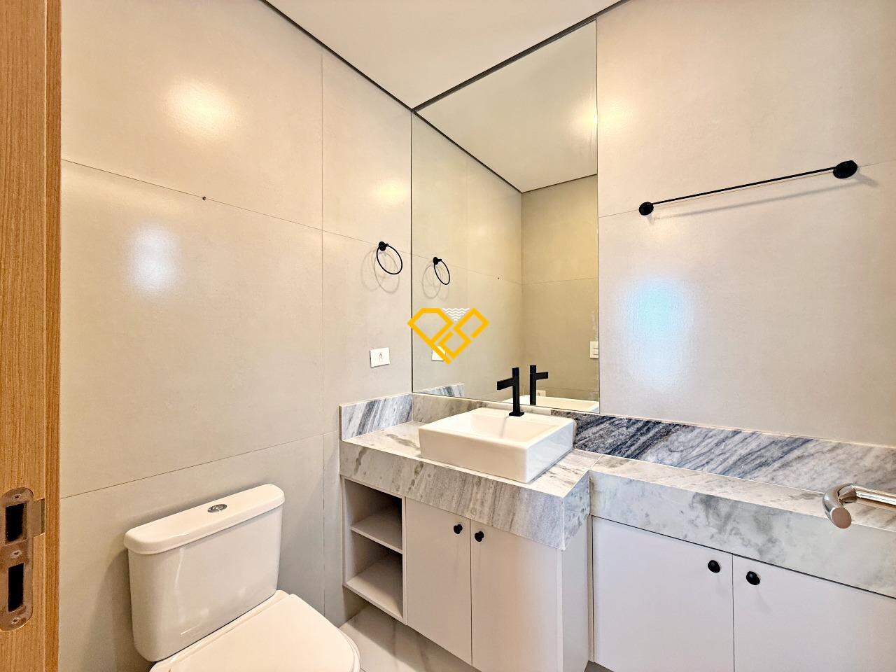 Apartamento à venda no José Menino: Wc suíte