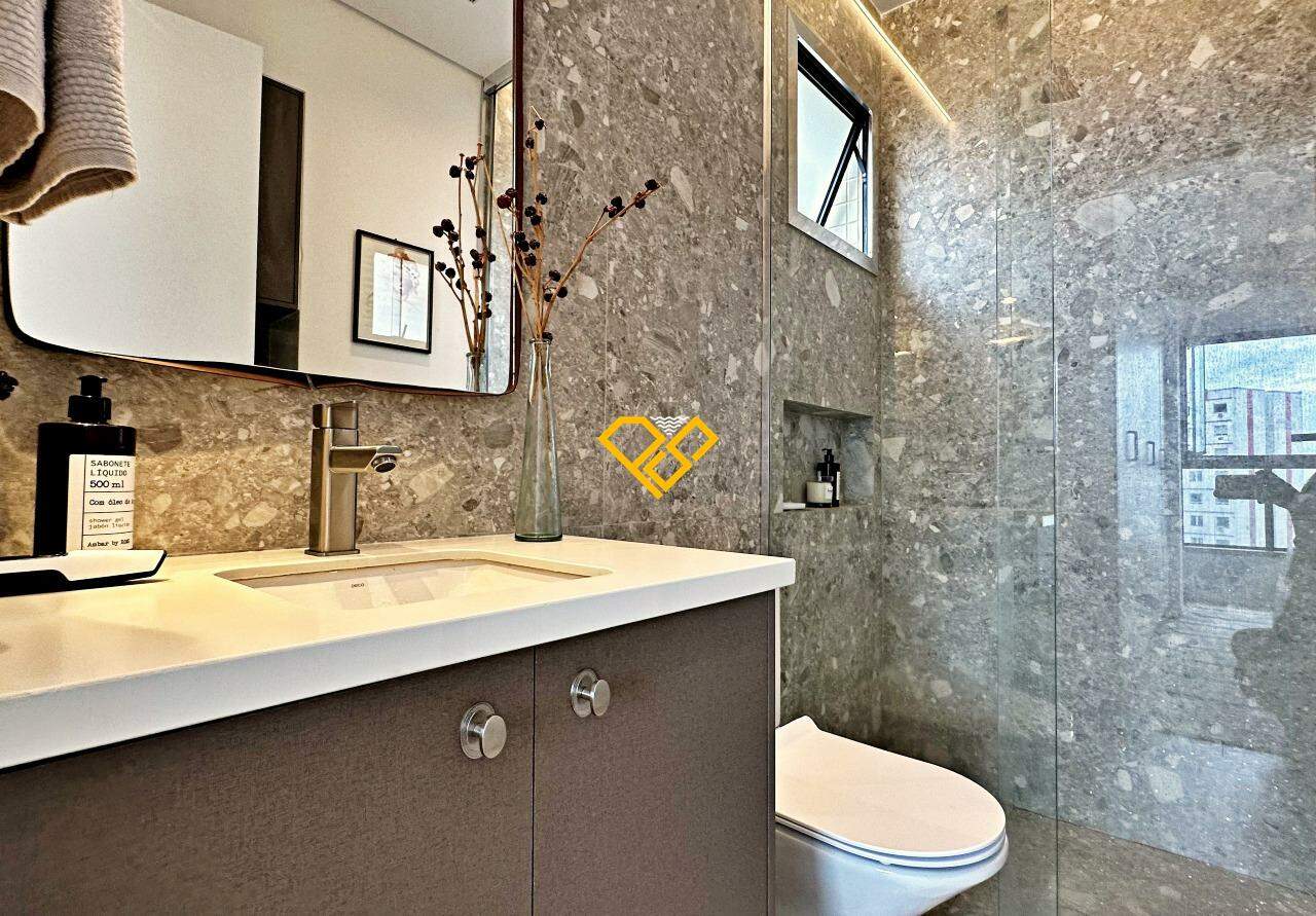 Apartamento à venda no José Menino: Wc suíte