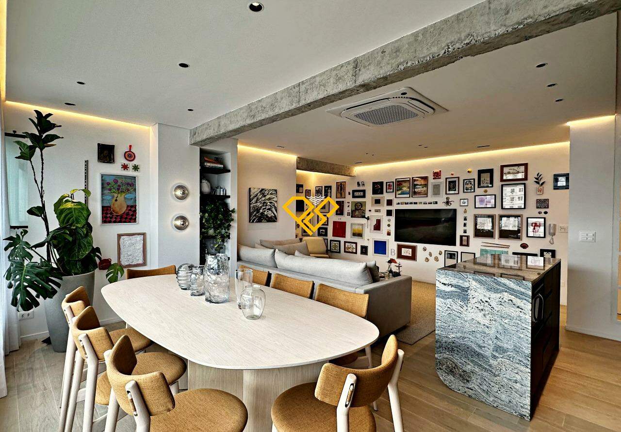Apartamento à venda no José Menino: Varanda e sala