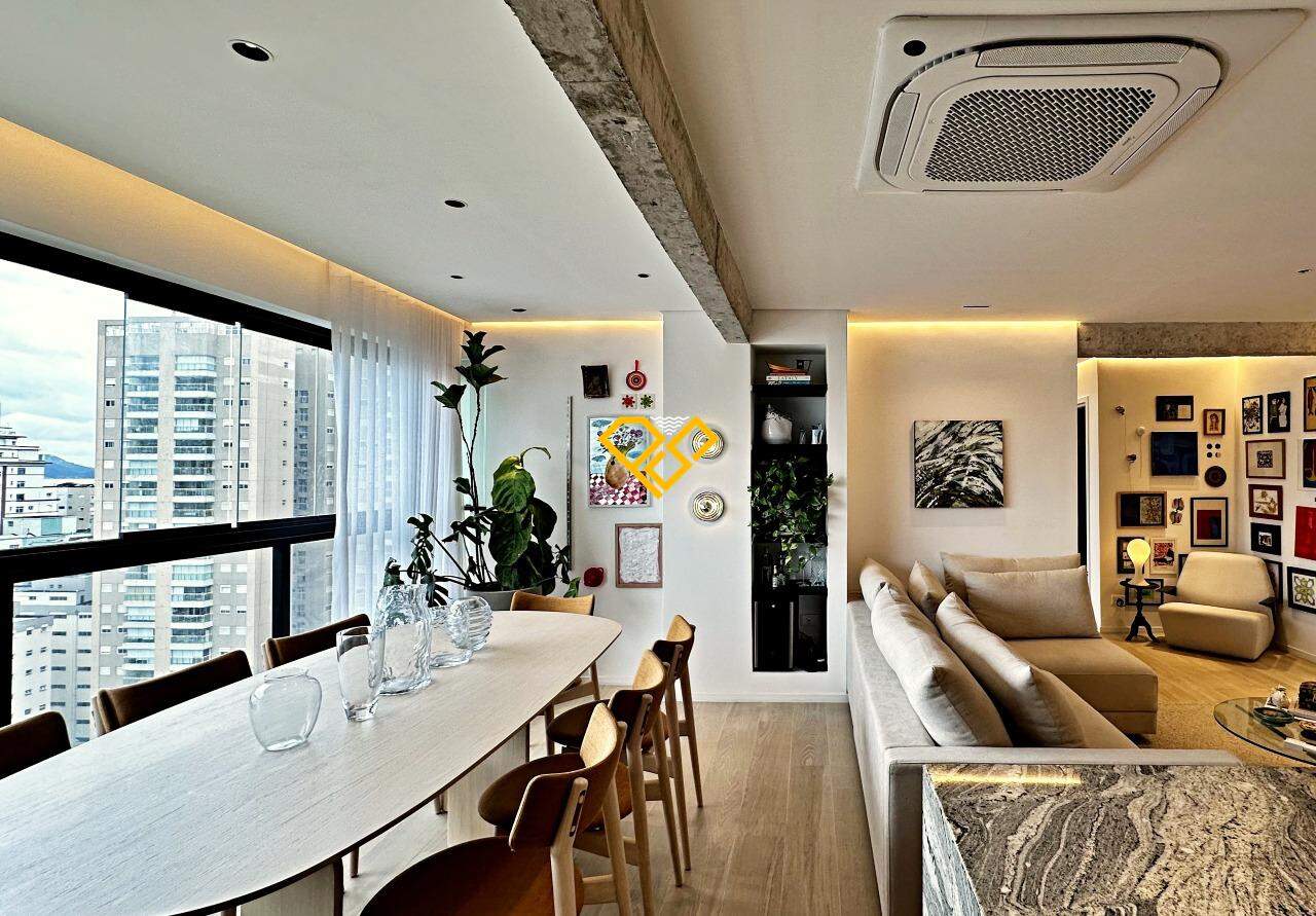 Apartamento à venda no José Menino: Varanda e sala