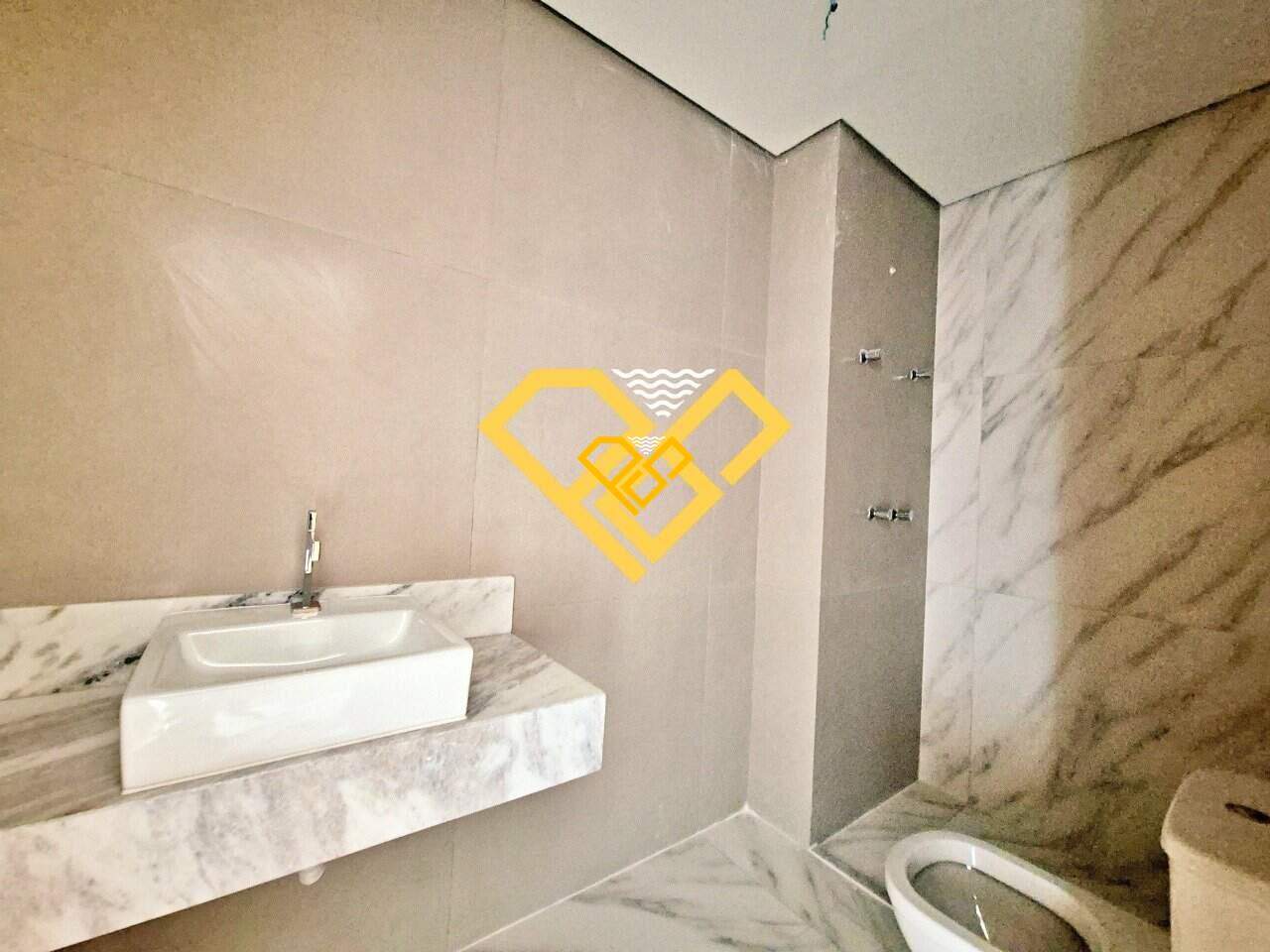 Apartamento à venda no José Menino: Wc da suíte