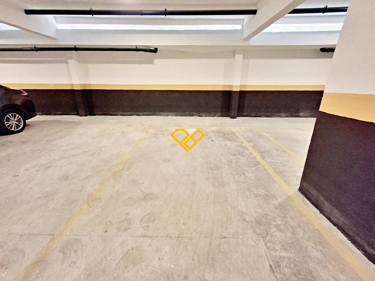 Apartamento à venda no José Menino: garagem