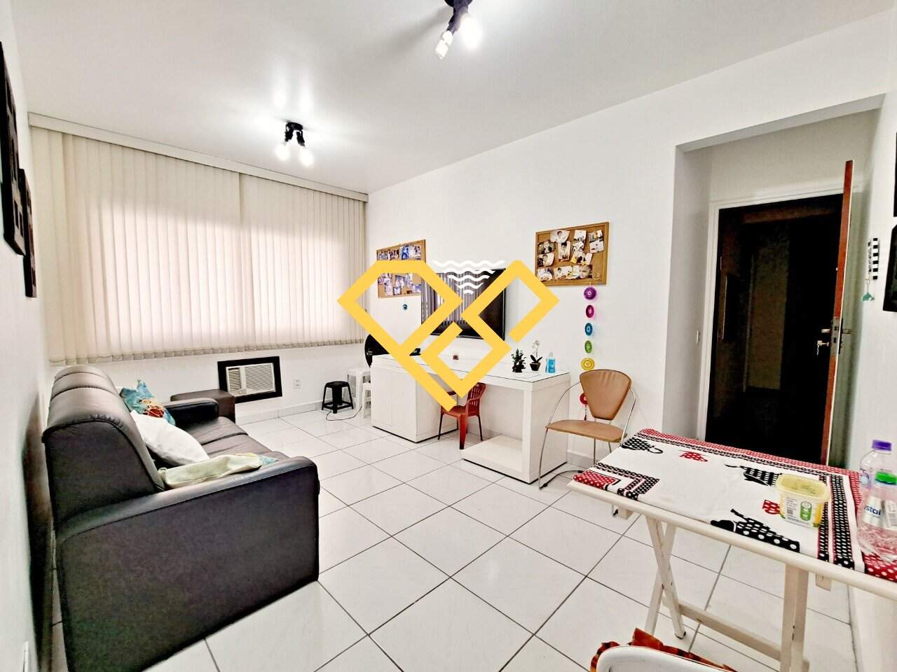Apartamento à venda no Embaré: Sala