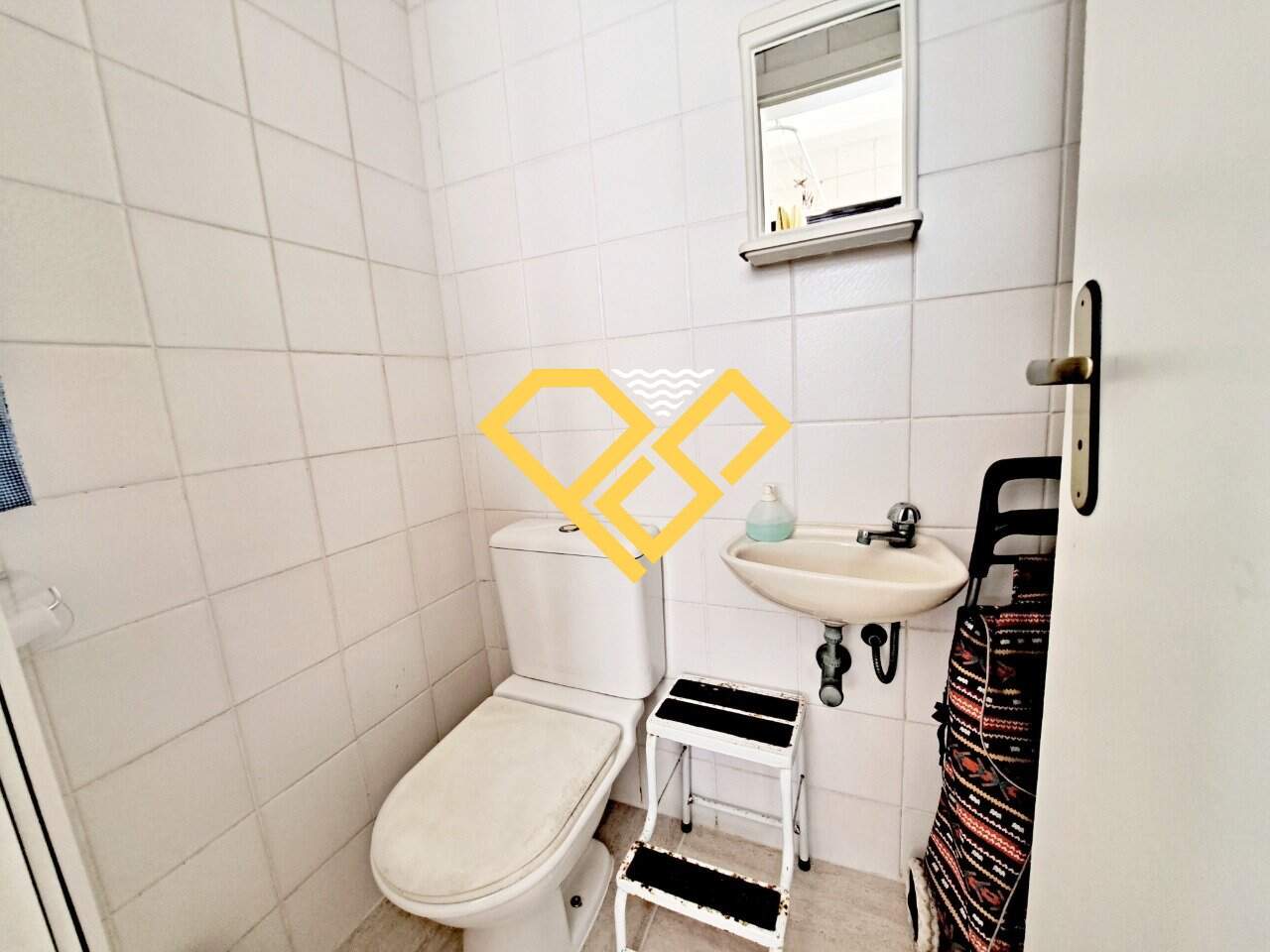 Apartamento à venda no Embaré: Wc de serviço