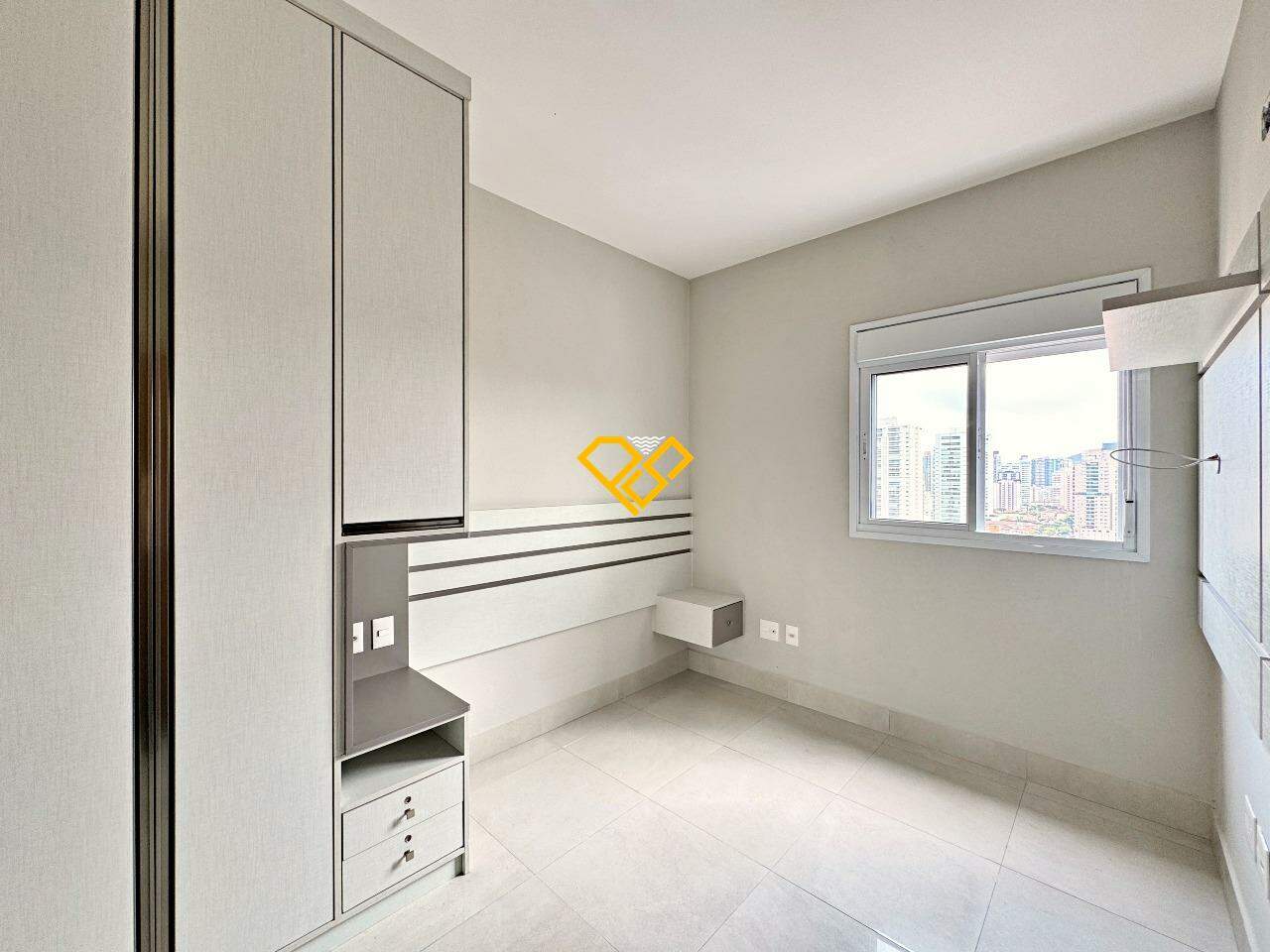 Apartamento à venda no Embaré: Dormitório - suíte