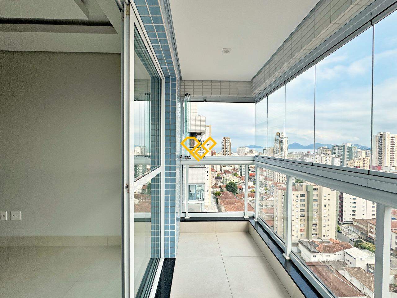 Apartamento à venda no Embaré: Varanda