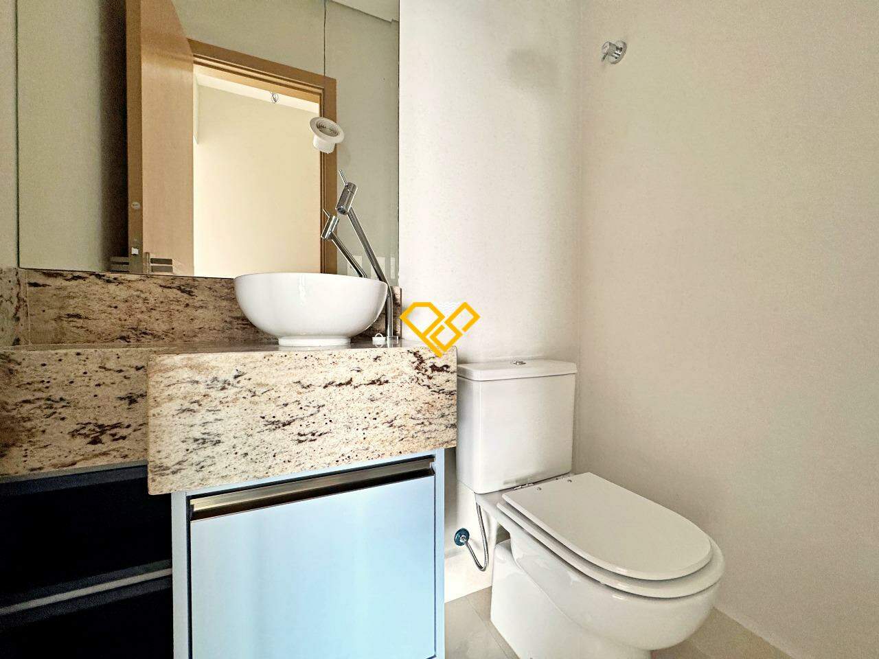 Apartamento à venda no Embaré: Lavabo