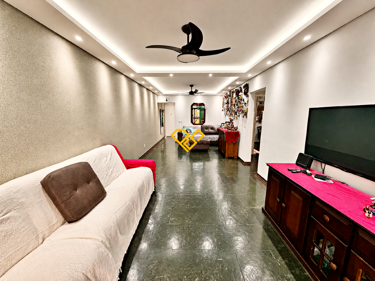 Apartamento à venda no Ponta da Praia: Sala