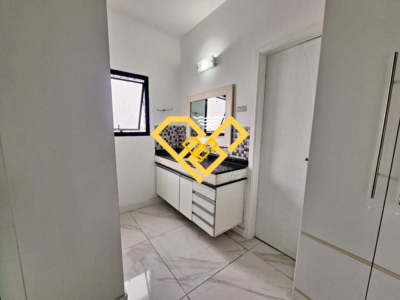 Cobertura à venda no Ponta da Praia: WC Suíte 1