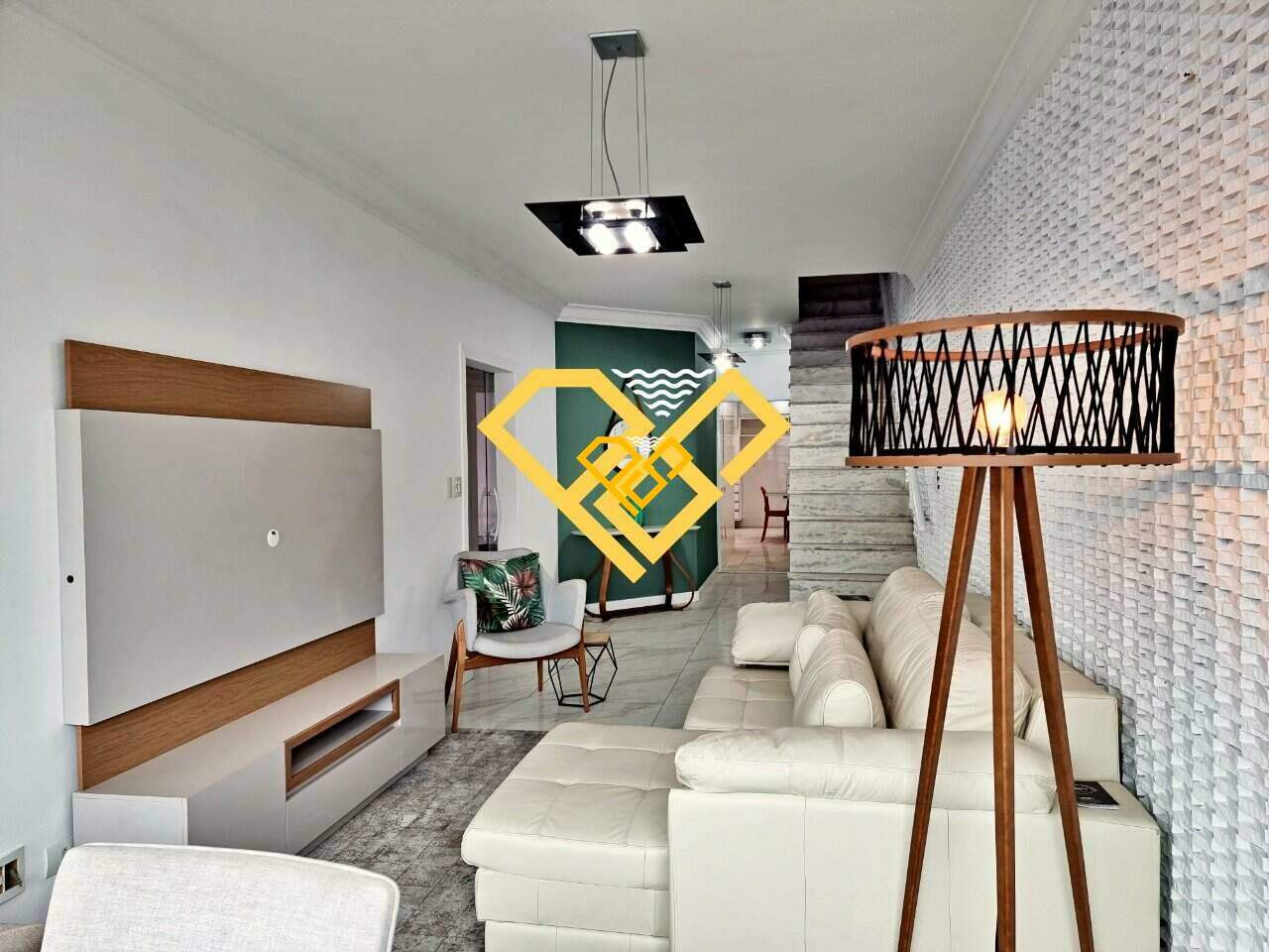 Cobertura à venda no Ponta da Praia: Sala