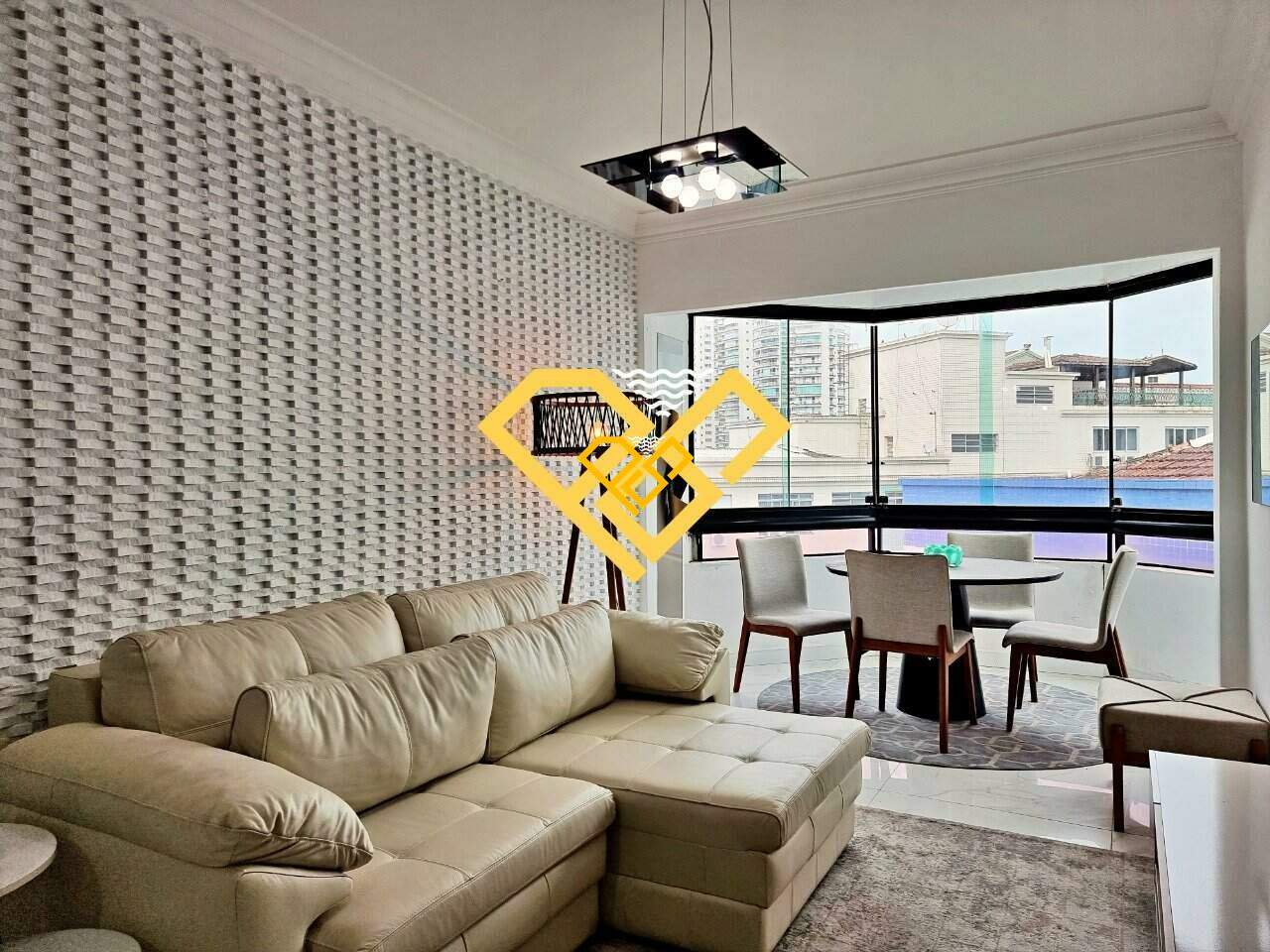 Cobertura à venda no Ponta da Praia: Sala