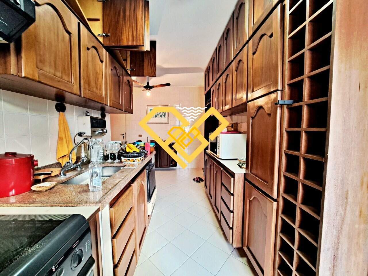 Apartamento à venda no Ponta da Praia: cozinha