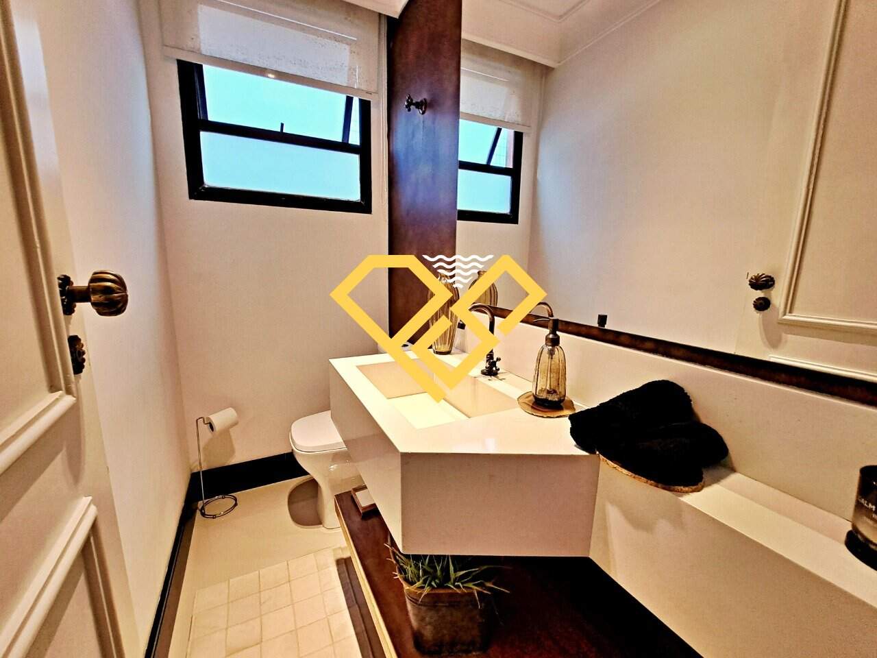 Apartamento à venda no Boqueirão: Lavabo