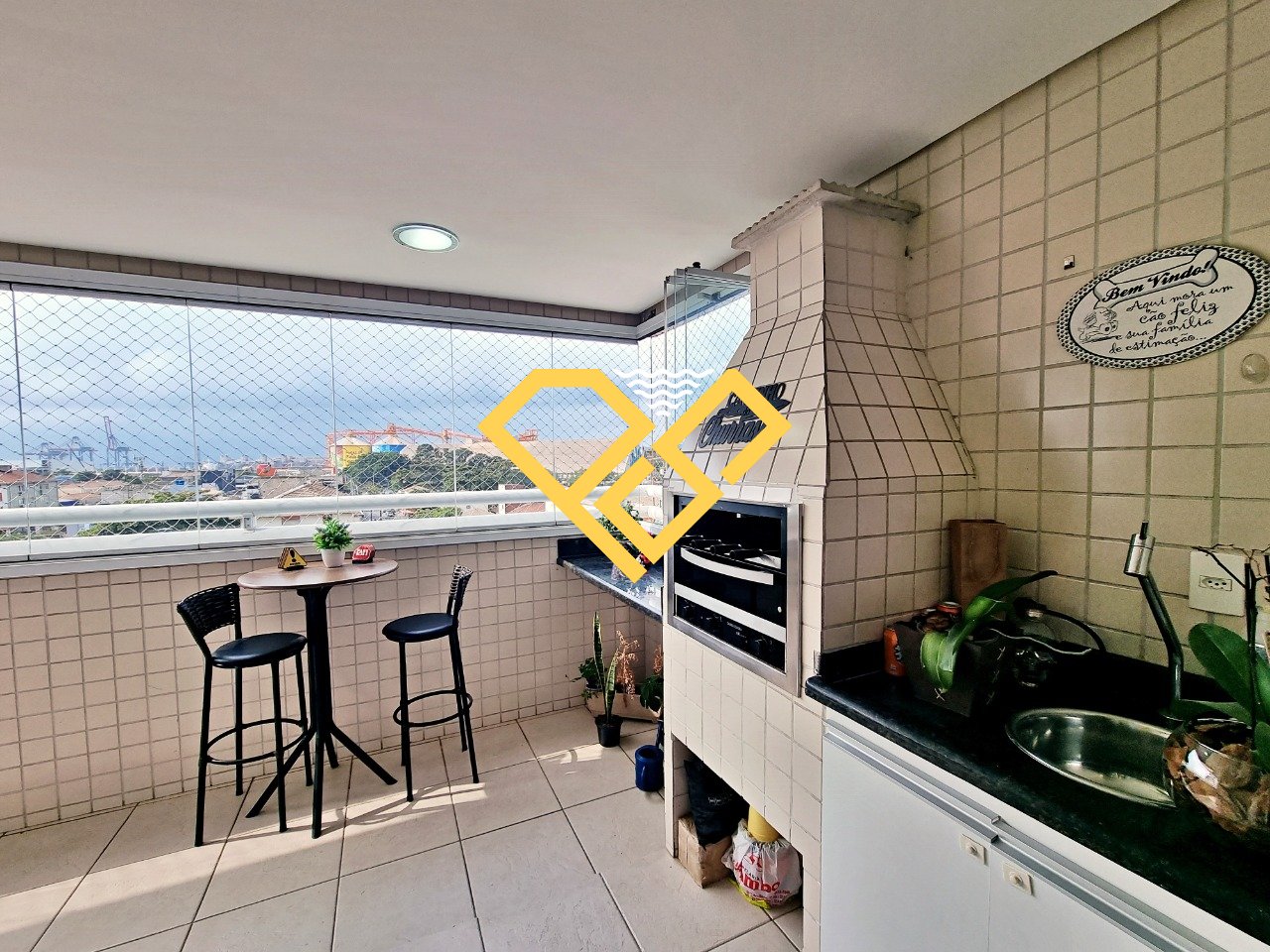 Apartamento à venda no Ponta da Praia: Varanda