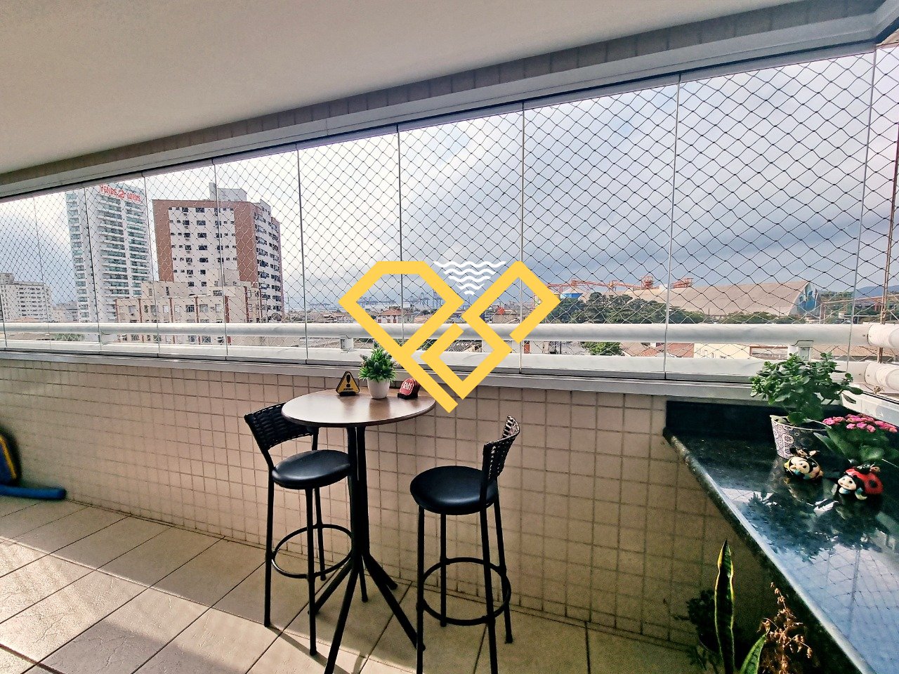 Apartamento à venda no Ponta da Praia: Varanda