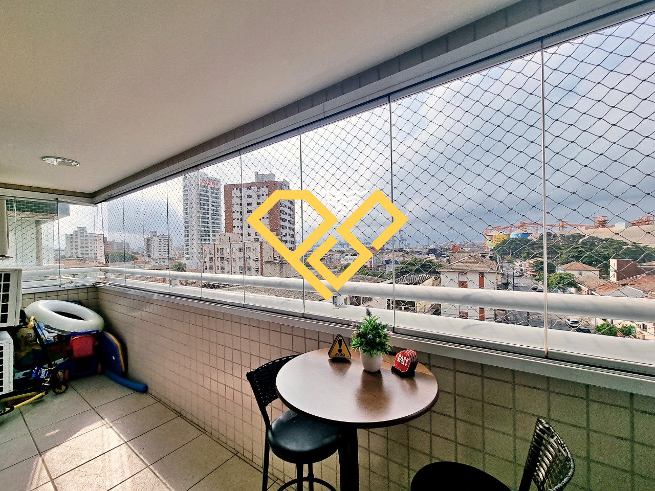 Apartamento à venda no Ponta da Praia: Varanda