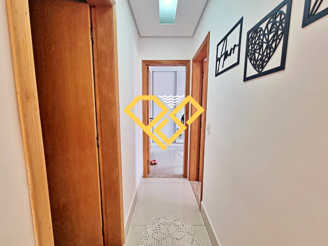 Apartamento à venda no Ponta da Praia: Corredor