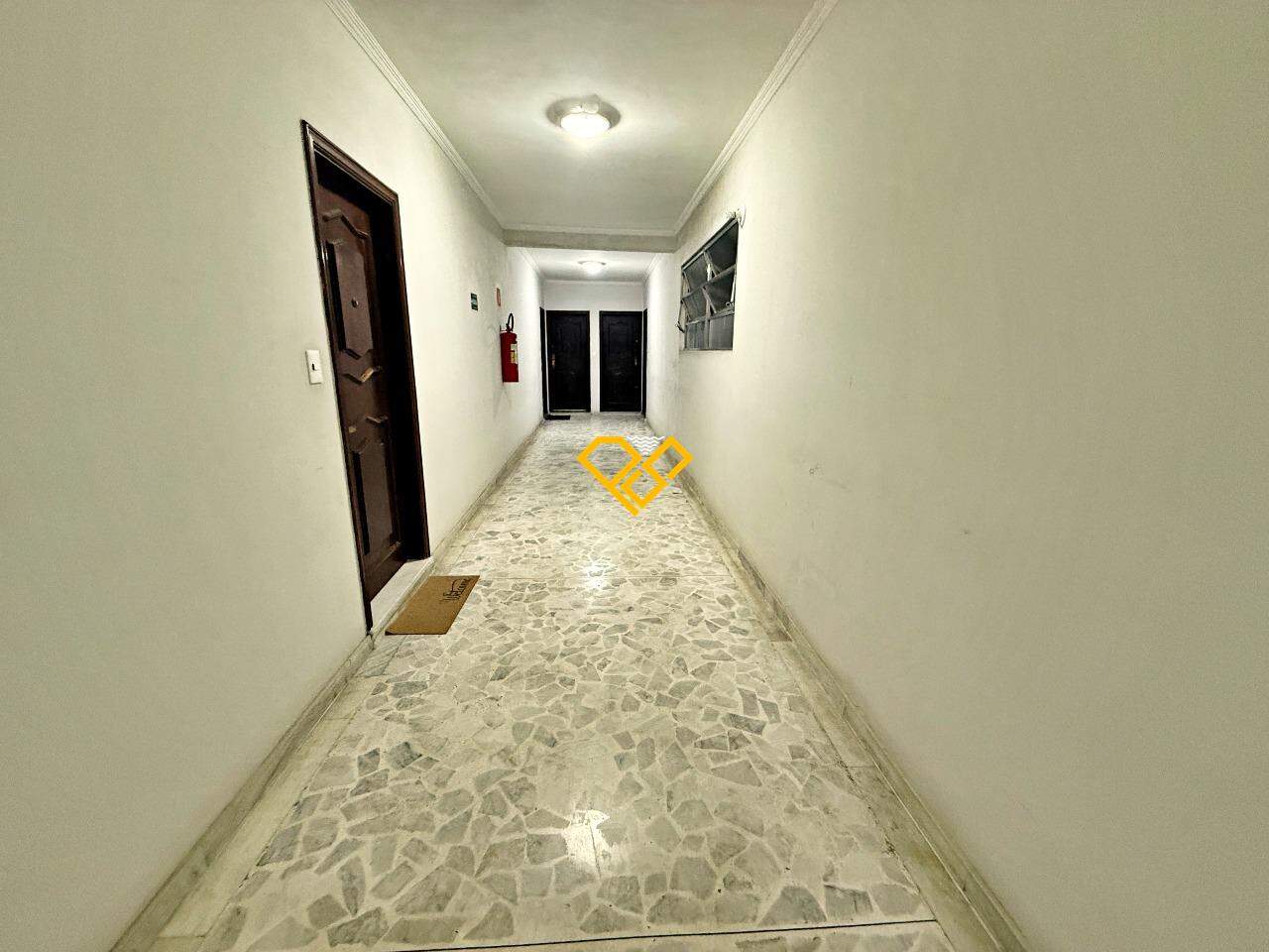 Apartamento à venda no Ponta da Praia: Corredor
