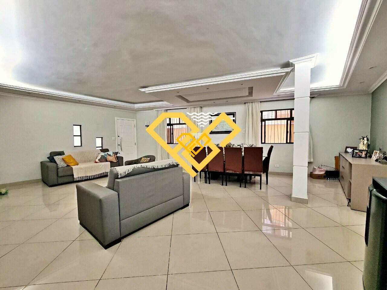 Sobreposta Baixa à venda no Ponta da Praia: Sala