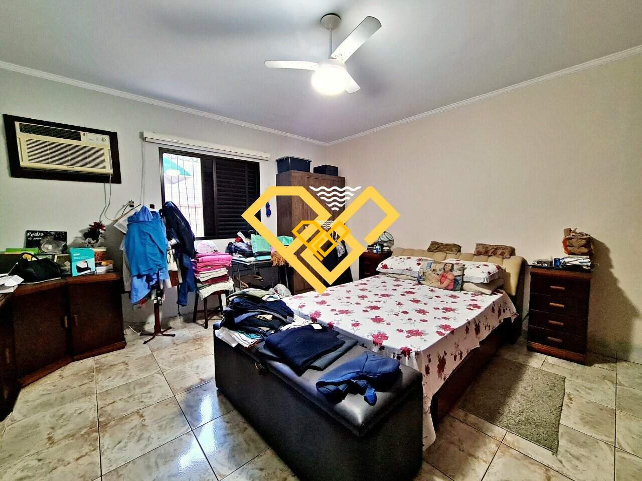 Sobreposta Baixa à venda no Ponta da Praia: Suite 1