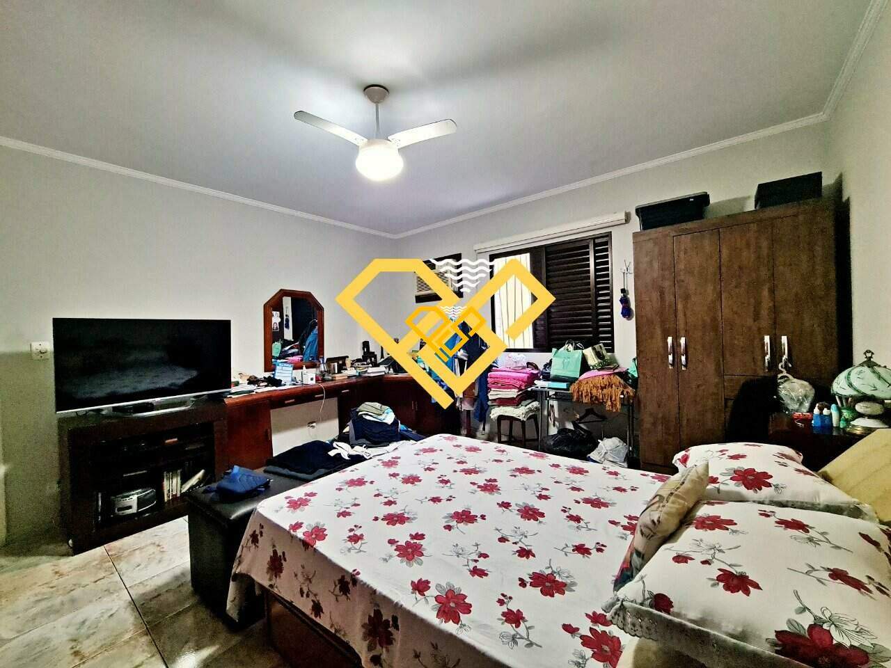 Sobreposta Baixa à venda no Ponta da Praia: Suite 1
