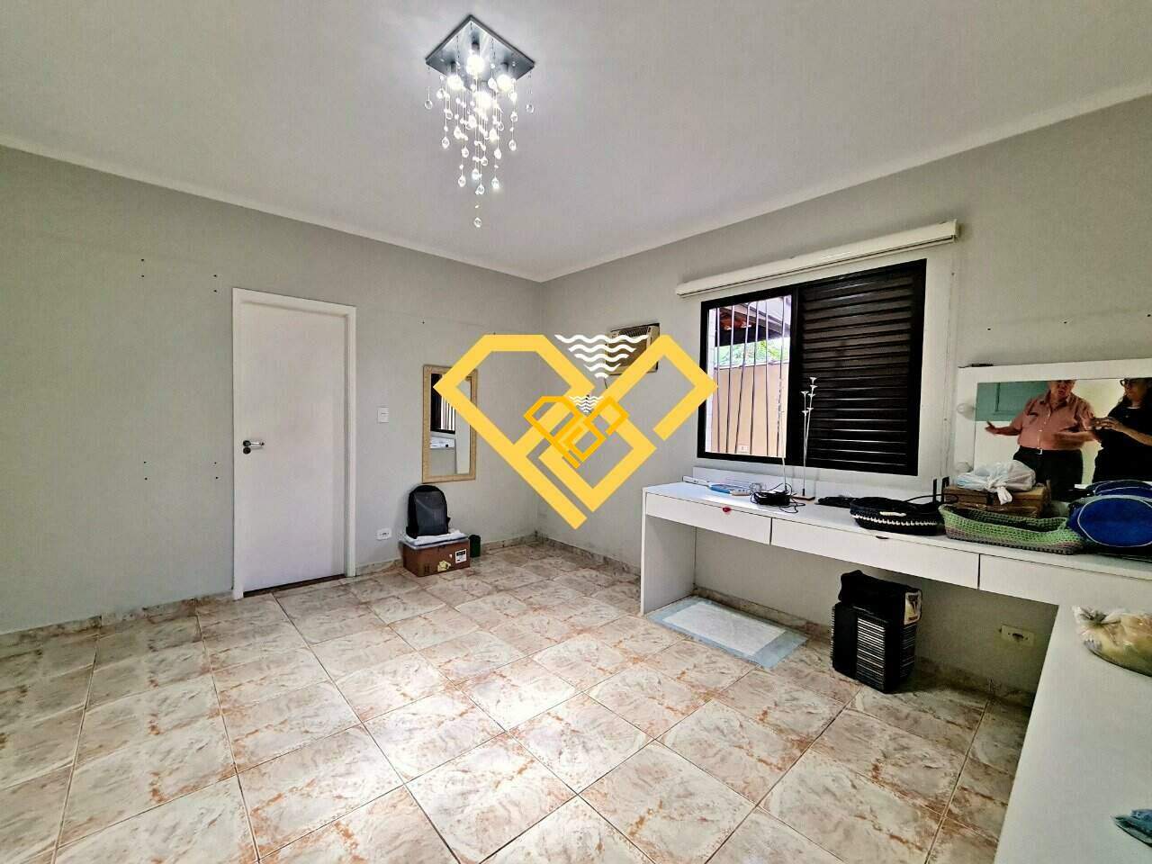 Sobreposta Baixa à venda no Ponta da Praia: Suite 3