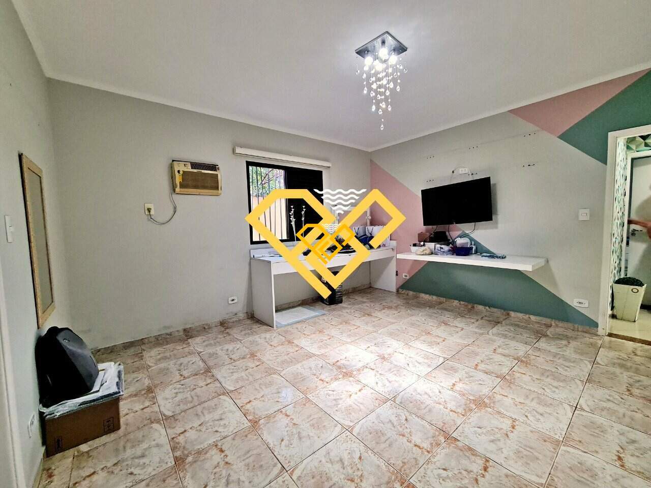 Sobreposta Baixa à venda no Ponta da Praia: Suite 3